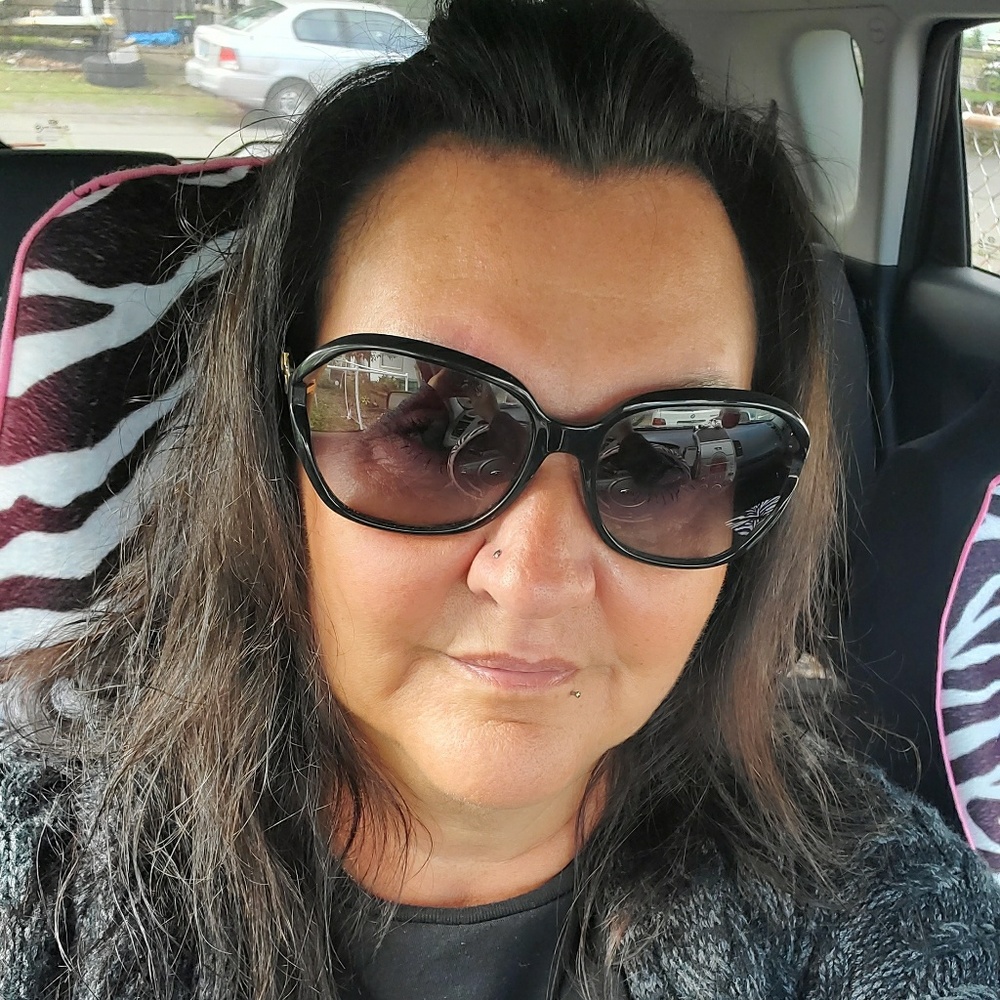 Meet your Posher, Lynda